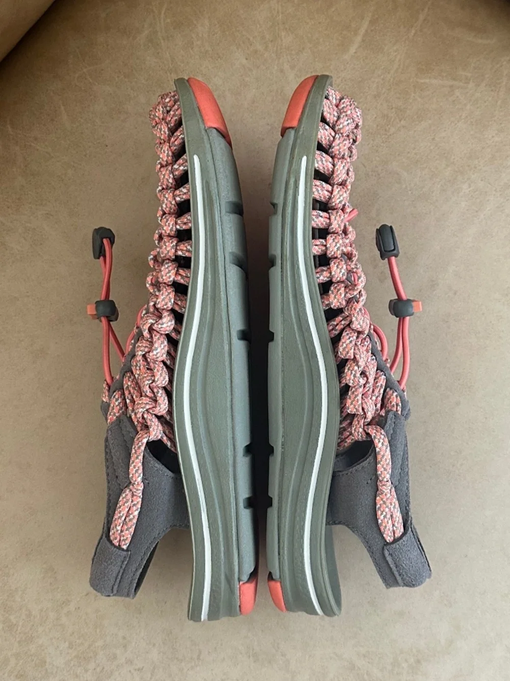 KEEN Uneek Open-Air Hiking Sandals Camo Fusion Coral 7 Beach Outdoor Trails